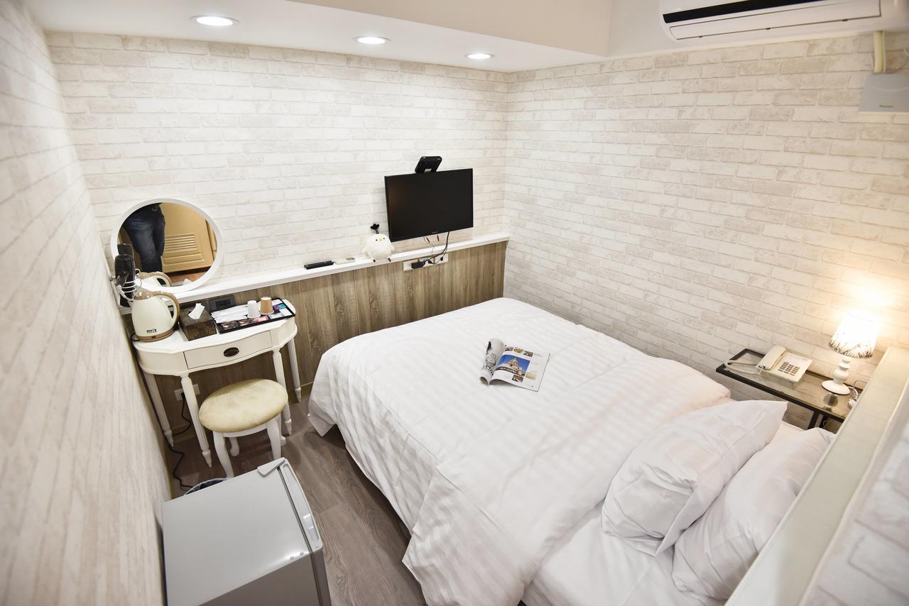 Migo Hotel Taichung Esterno foto