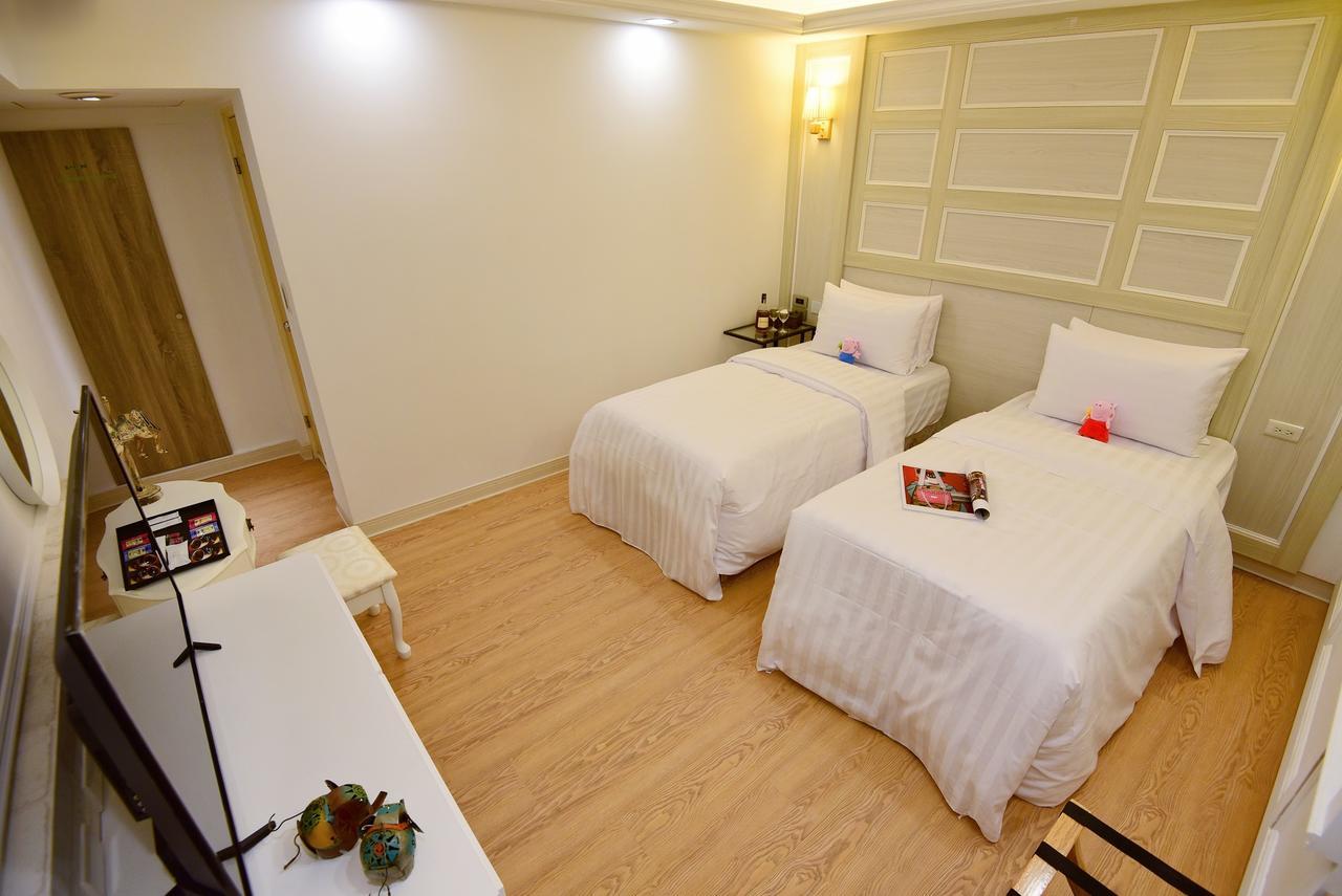 Migo Hotel Taichung Esterno foto