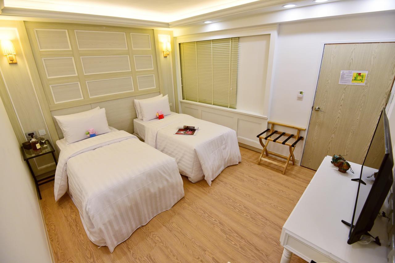 Migo Hotel Taichung Esterno foto
