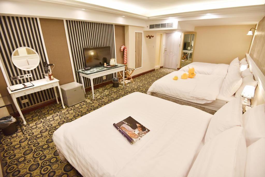 Migo Hotel Taichung Esterno foto