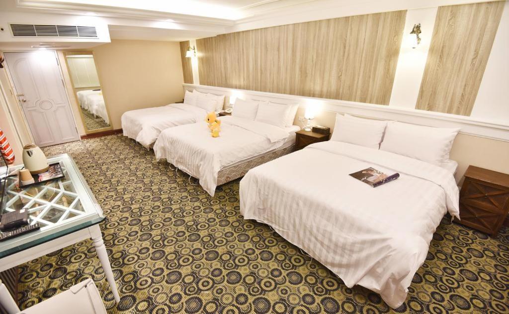 Migo Hotel Taichung Esterno foto